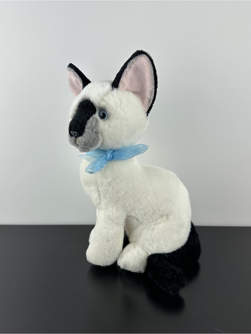 Russ Berrie Zia Sitting Siamese White Black Kitty Cat 9.5” Blue Eyes & Bow Plush